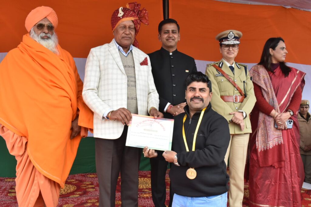 IMG-20260127-WA0015-1024x683 अल्पसंख्यक समाज में सेवा के लिए जब्बार खान और मोबीन अहमद सम्मानित